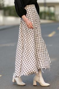 Modalamelif Önü Düğme Detaylı Püsküllü Etek Beyaz