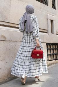 Black Crew Neck Ayrobin Printed Dresess