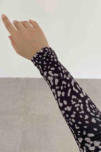 Black Mock Turtle Neck Long Arm Without Accessories Viscose Fabric Printed Blouse