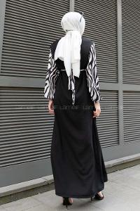 Black Crew Neck Ayrobin Printed Dresess