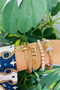 Gold Without Accessories Gold Straight Wristband