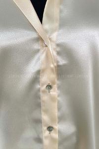 Cream Medium V Neck Shirt Collar Long Arm Unprinted Shirt