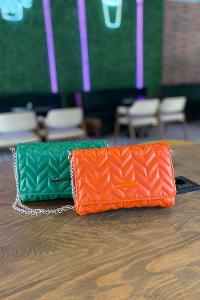 Lamelif Kapaklı Ve Çapraz Askılı Kapitone Kadın Çanta Turuncu