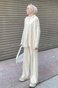 Cream Polo Neck Collar Long Arm Knitwear Comfortable Suit