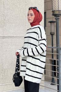 Lamelif Cermen Çizgili Bisiklet Yaka Kazak Beyaz