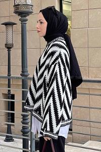 Black White Medium Crew Neck Long Arm Jumper
