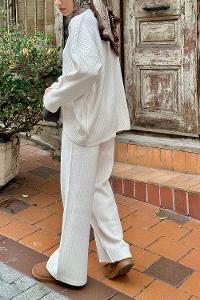 Ecru Medium Crew Neck Long Arm Knitwear Comfortable Suit