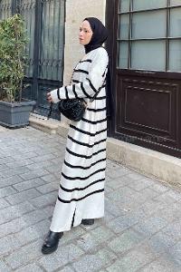Lamelif Çizgi Detaylı Triko Tesettür Elbise Ekru