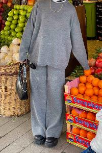 Smoked Crew Neck Long Arm Without Accessories Knitwear Regular Trousers Comfortable Suit