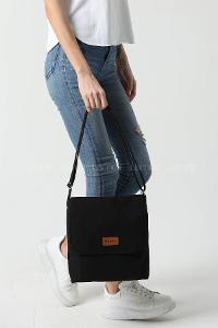 Lamelif Unique Orta Boy Kanvas Postacı Çanta Siyah