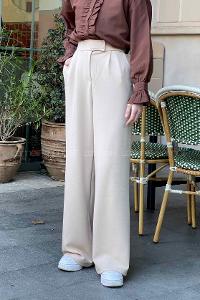 Lamelif  Beli Cırtcırt Kapama Detaylı Pantolon Krem
