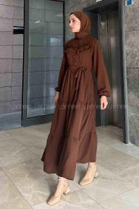Lamelif Yaka Fırfır Detaylı Yarım Düğmeli Elbise Kahverengi