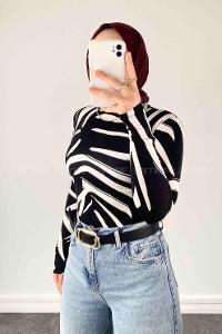 Lamelif Balıkçı Yaka Desenli  Body Siyah