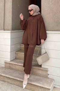 Lamelif Yaka Fırfır Detaylı İkili Tesettür Takım Acı Kahve