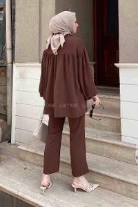 Lamelif Yaka Fırfır Detaylı İkili Tesettür Takım Acı Kahve