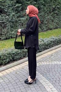 Lamelif Yan Düğme Detaylı İkili Ayrobin Tesettür Takım Siyah