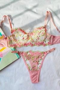 Lamelif Brode Çiçek Nakışlı Takım