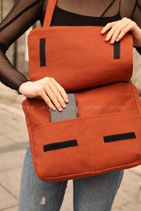 Tan Buckle Skin Hand Bag Bag