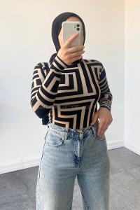 Lamelif Yarım Balıkçı Yaka Geometrik Desen Body Bej