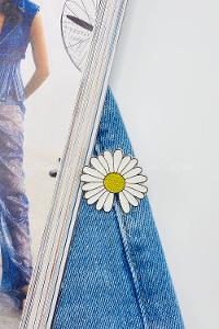 Lamelif Çiçek Broş