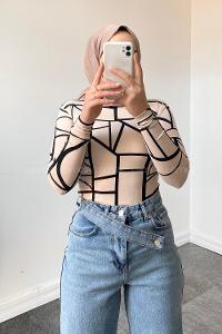 Lamelif Bisiklet Yaka Geometrik Desenli Body Krem