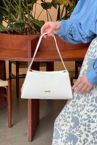 White Buckle Skin Hand Bag Bag