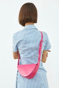 Lamelif Çapraz Askılı Asimetrik Kadın Çanta Fuşya