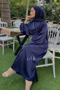 Lamelif Ön Drapeli Saten Tesettür Elbise Lacivert
