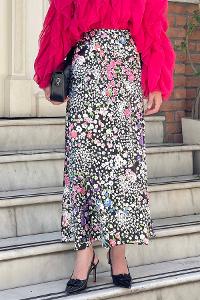 Lamelif Saten Pamuklu Çiçek Detaylı Etek Siyah