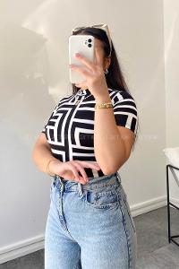 Lamelif Balıkçı Yaka Kısa Kol Geometrik Desen Body Siyah Beyaz