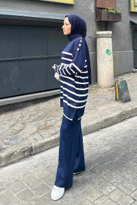 Lamelif Çizgili Yaka Düğme Detaylı Triko Tesettür Takım Lacivert
