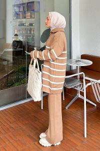 Lamelif Yaka Fermuarlı Çizgili Triko Tesettür Takım Sütlü Kahve