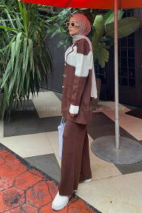 Lamelif Yakalı Önü Düğmeli Tasarım Triko Tesettür Takım Kahverengi