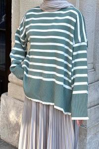 Modalamelif Balıkçı Yaka Çizgi Desenli Yırtmaçlı Triko Kazak Çağla Yeşili