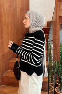 Black Medium Crew Neck Long Arm Jumper