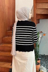 Black Medium Crew Neck Long Arm Jumper