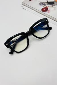 Lamelif İnes Siyah Çerçeve Şeffaf İmaj Gözlük