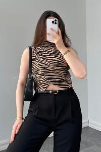 Camel Mock Turtle Neck Zero Arm Combed Fabric Body