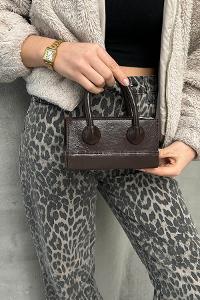 Bitter Brown Without Accessories Skin Hand Bag Arm Bag Bag