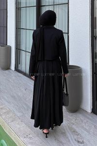 Lamelif Pileli Etek-Ceketli Tesettür Takım Siyah
