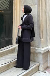 Lamelif Çiçek Aksesuarlı Ceketli ikili Tesettür Takım Siyah