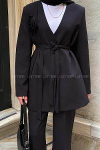 Lamelif Çiçek Aksesuarlı Ceketli ikili Tesettür Takım Siyah