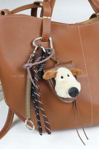 Lamelif Gözlük Tutmalı Köpek Çanta Charmı