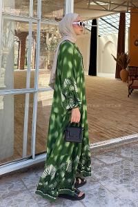 Lamelif Düğmeli Yarasa Kol Etnik Desen Tesettür Elbise Yeşil