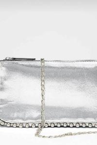 Lamelif Zımbalı Çapraz Askılı Zincirli Model Yumuşak Deri Fermuarlı Kadın Omuz Çantası Gümüş