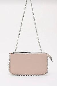 Lamelif Zımbalı Çapraz Askılı Zincirli Model Yumuşak Deri Fermuarlı Kadın Omuz Çantası Krem