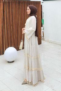 Lamelif Kat Detaylı Gofre Tesettür Elbise Bej