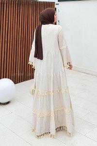 Lamelif Kat Detaylı Gofre Tesettür Elbise Bej