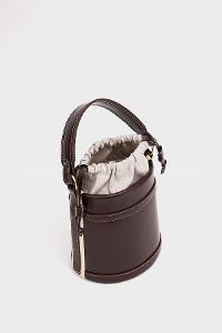 Lamelif Kova model Kontrast Dikişli Büzgülü Kapatma El ve Omuz Çanta Acı Kahve