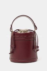 Lamelif Kova model Kontrast Dikişli Büzgülü Kapatma El ve Omuz Çanta Bordo